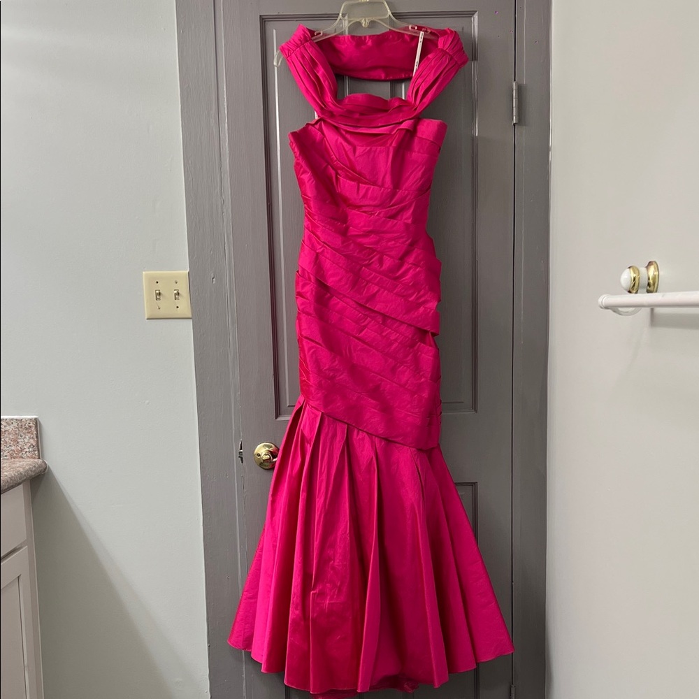 Monique Lhuillier Off-the Shoulder Pink Formal Gown